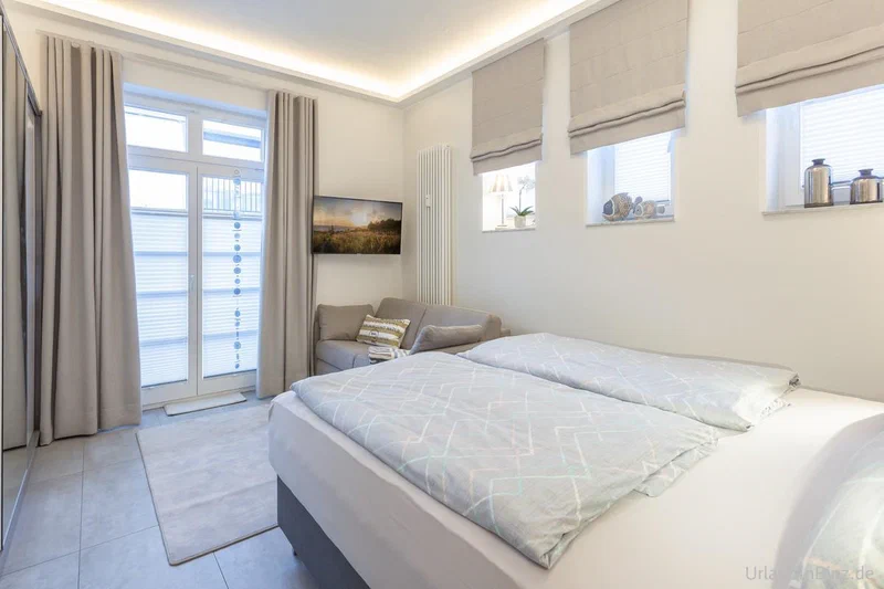 05 Großes Schlafzimmer